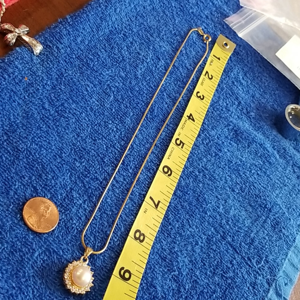 Pearl pendant with 17" GF chain